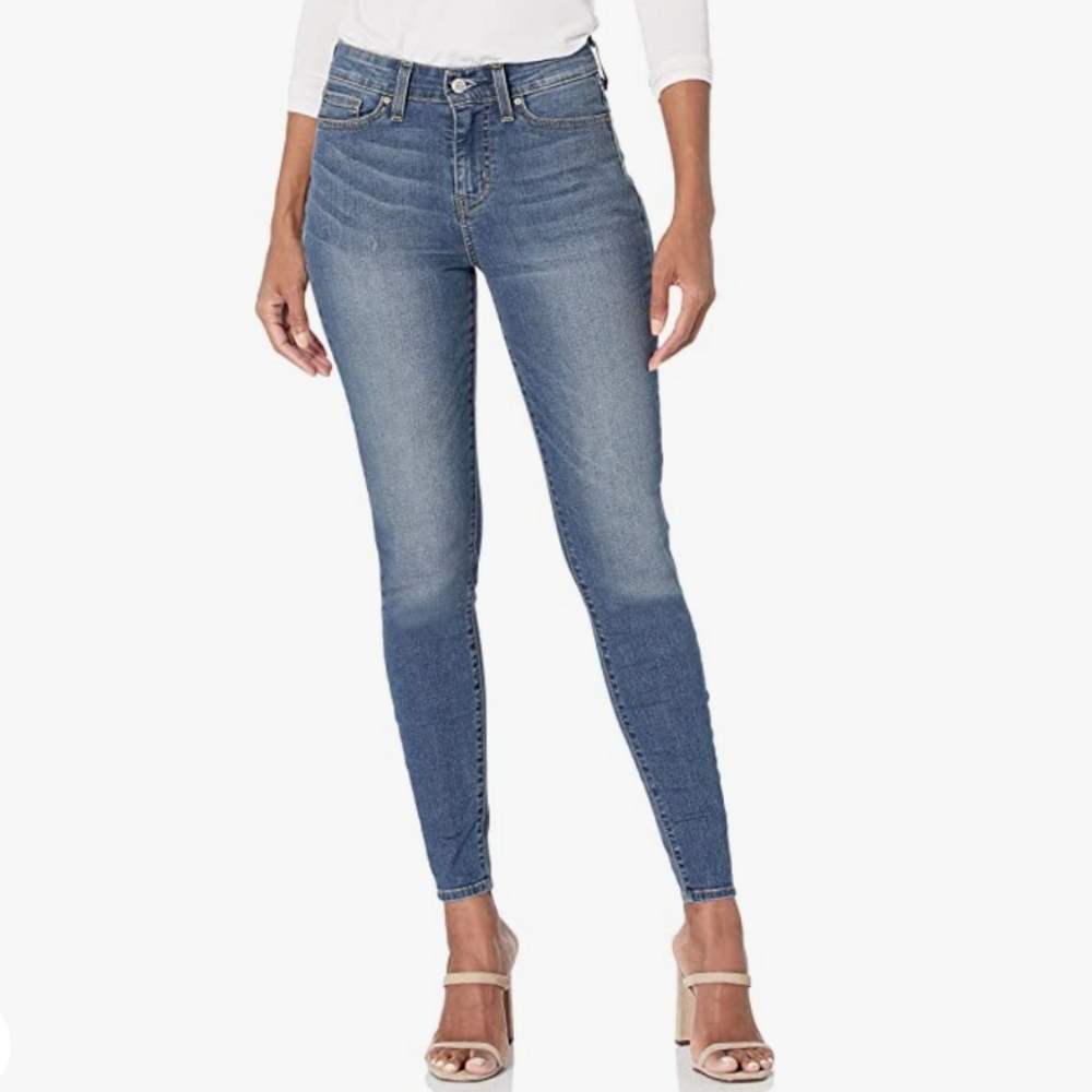Signature by Levi Strauss & Co Gold label womens modern skinny jeans size 8